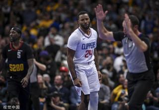 南京队的两 南京队的两