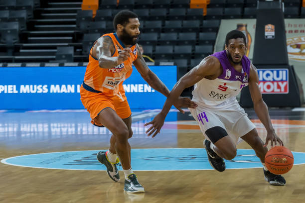 22男足的 22男足的