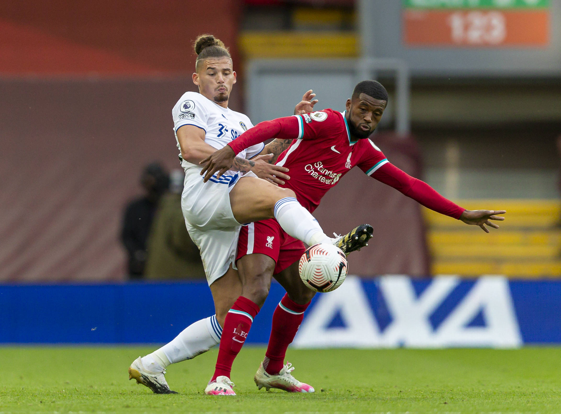 禁区内摆脱 禁区内摆脱